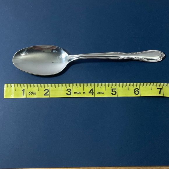 Vtg International Silver CHAPEL HILL 4 Oval Soup Spoons Superior Stainless MCM - Picture 5 of 6